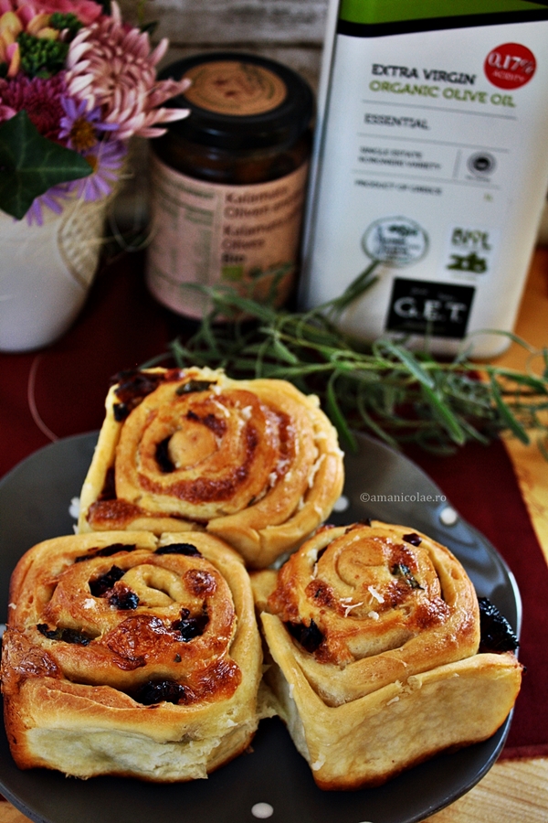 Melcisori cu masline, rosii uscate si mozzarela